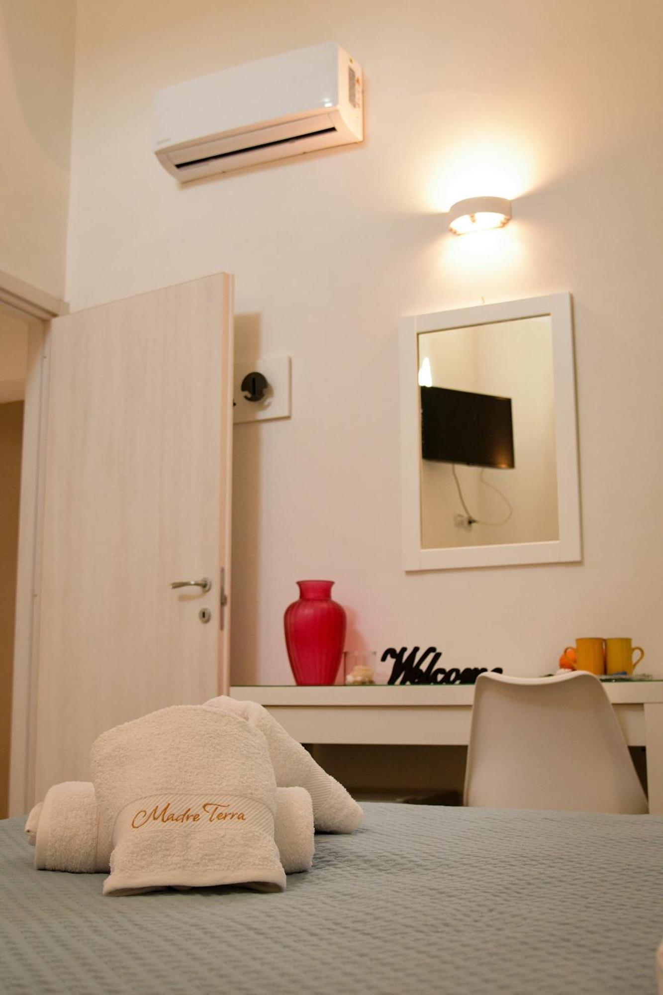 Madre Terra Apartment & Rooms Terrasini Eksteriør bilde
